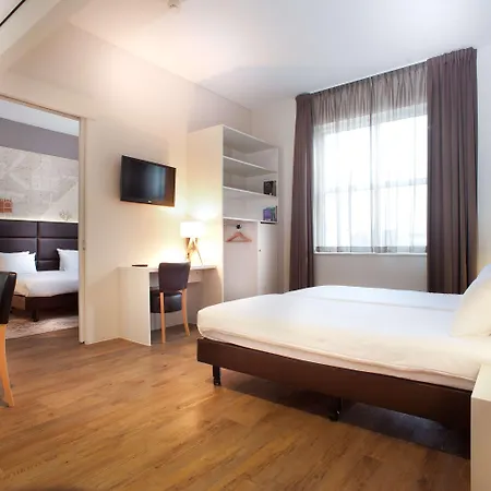 Western Zaan Отель 3*