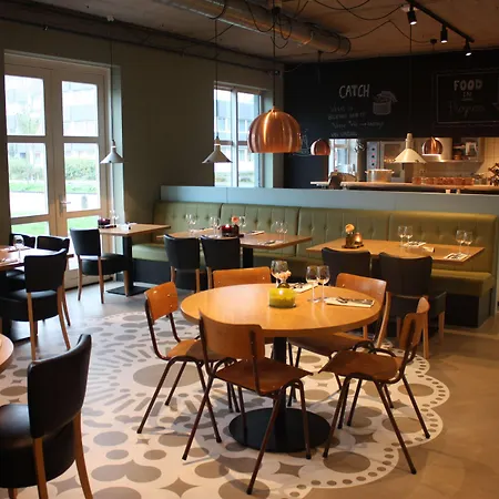 Отель Western Zaan 3*