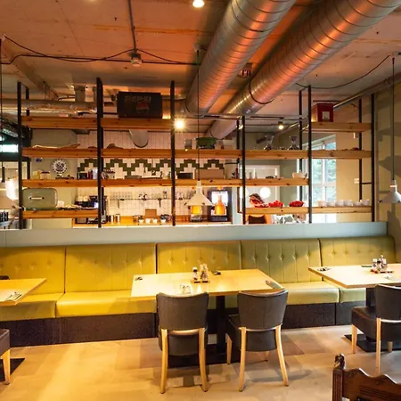 赞恩贝斯特韦斯特酒店 酒店 赞丹